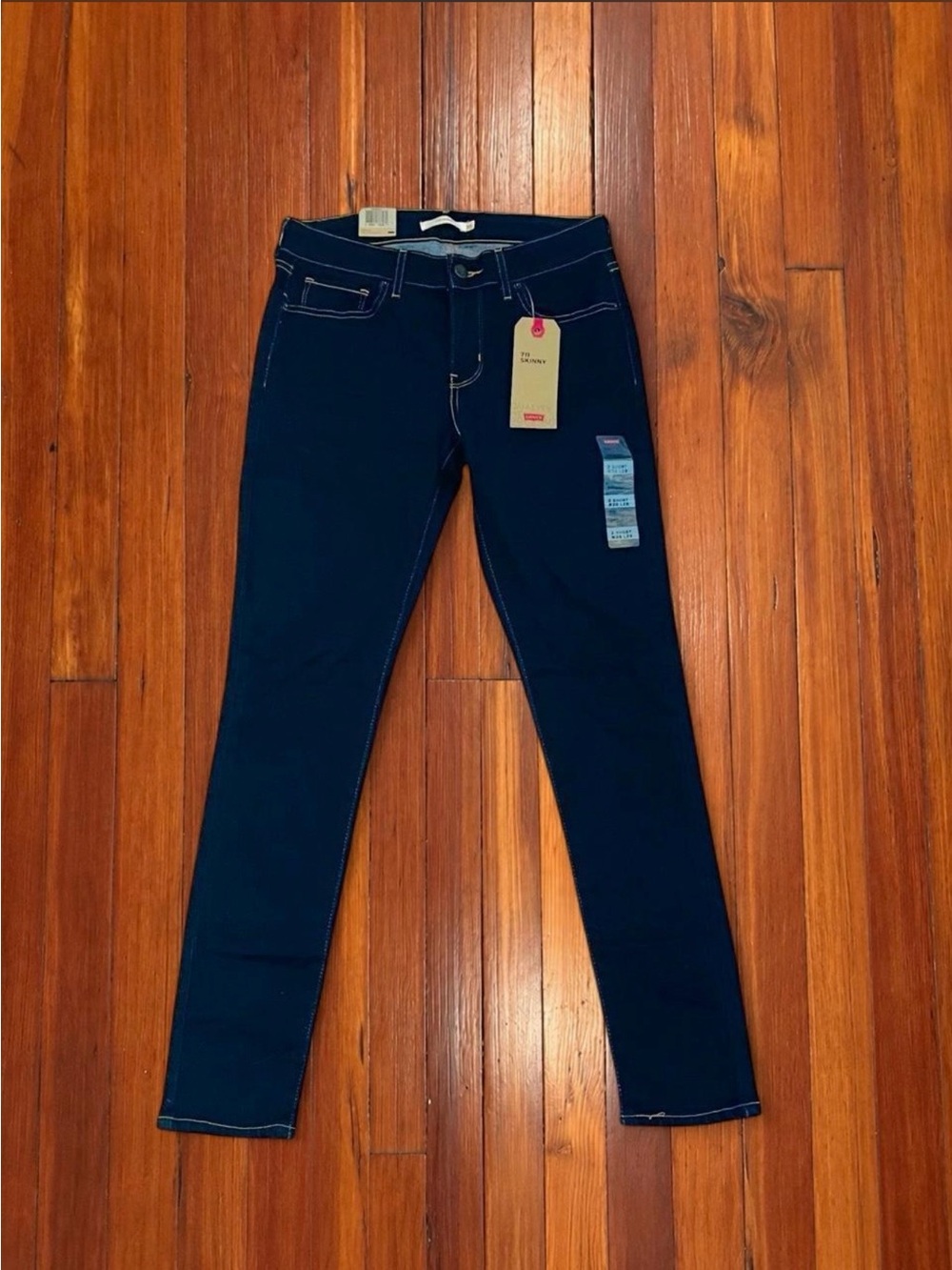 Levi’s 711 Skinny Jeans 26x28 Short Cast Shadows NWT $59.50